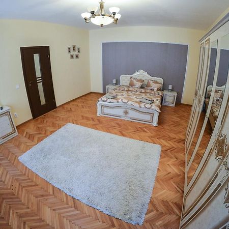 Apartment Luca Poarta Schei Брашов Екстер'єр фото