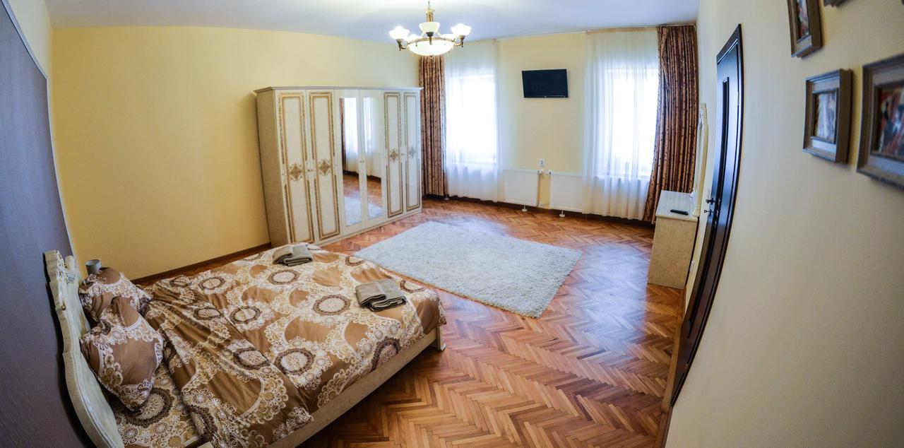 Apartment Luca Poarta Schei Брашов Екстер'єр фото